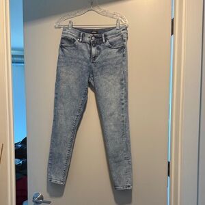 Express Women's Light Wash Skinny Jeans